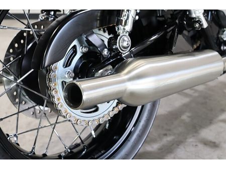 トライアンフ BONNEVILLE T100 メールでお問い合わせの際は、ronajapan.shiki@gmail.com まで! 27
