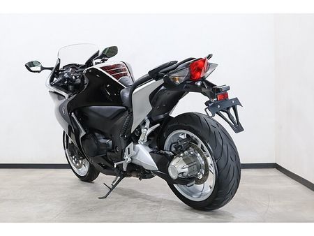 ホンダ VFR1200F デュアルクラッチトランスミッション メールでお問い合わせの際は、ronajapan.shiki@gmail.com まで! 14