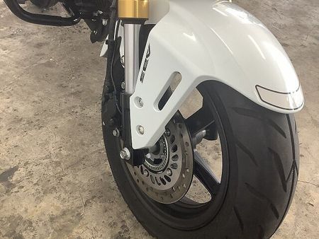 ホンダ グロム GROM 2024年モデル リアボックス USB装備 16