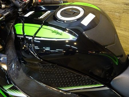 カワサキ ZX-10R 13