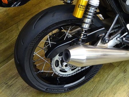トライアンフ THRUXTON RS 10