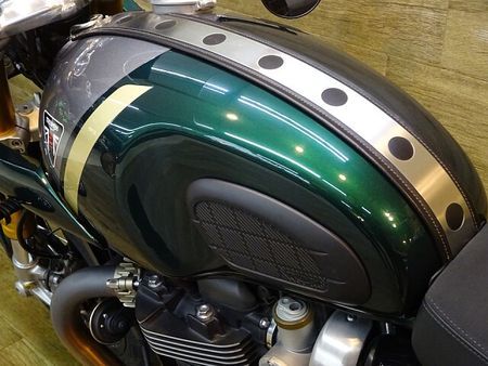 トライアンフ THRUXTON RS 13