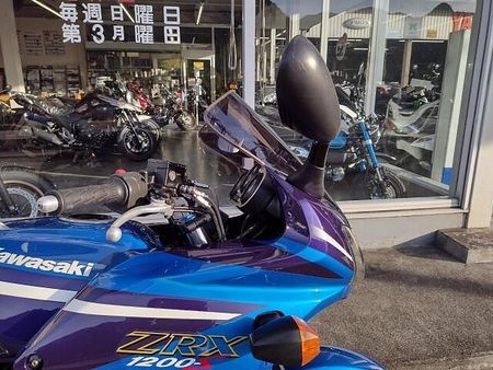 カワサキ ZRX1200S まずはお気軽にお問い合わせください! 13
