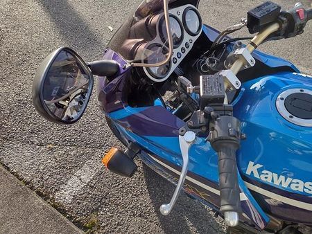 カワサキ ZRX1200S まずはお気軽にお問い合わせください! 21