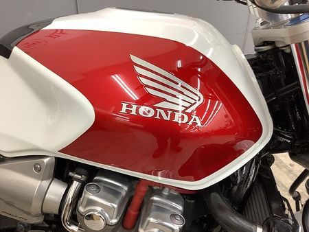 ホンダ CB1300スーパーフォア CB1300スーパーフォア モリワキ政府認証フルエキチタンマフラー装備・フェンダーレス仕様 16