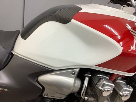 ホンダ CB1300スーパーフォア CB1300スーパーフォア モリワキ政府認証フルエキチタンマフラー装備・フェンダーレス仕様 17