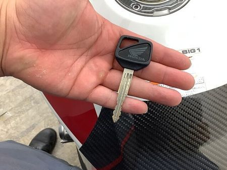 ホンダ CB1300スーパーフォア CB1300スーパーフォア モリワキ政府認証フルエキチタンマフラー装備・フェンダーレス仕様 30