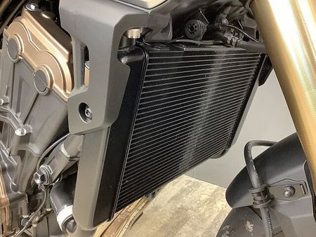 ホンダ CB650R CB650R ワンオーナー・フェンダーレス仕様・カーボン調エンジンカバー・USB装備 18