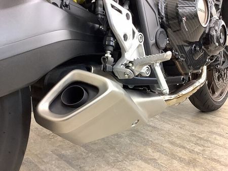 ホンダ CB650R CB650R ワンオーナー・フェンダーレス仕様・カーボン調エンジンカバー・USB装備 24