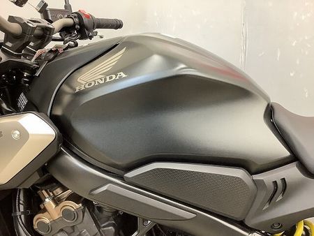 ホンダ CB650R CB650R ワンオーナー・フェンダーレス仕様・カーボン調エンジンカバー・USB装備 34