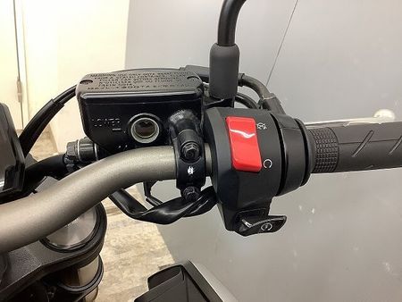 ホンダ CB650R CB650R ワンオーナー・フェンダーレス仕様・カーボン調エンジンカバー・USB装備 36