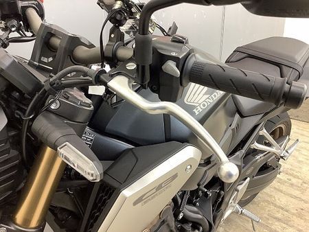 ホンダ CB650R CB650R ワンオーナー・フェンダーレス仕様・カーボン調エンジンカバー・USB装備 38