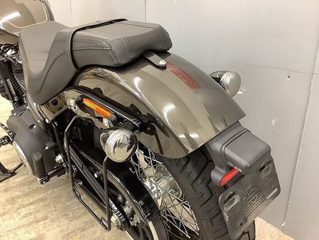 ハーレーダビッドソン FXBB SOFTAIL STREETBOB FXBB1750 ストリートボブ 純正オプションシート・グリップ・ステップペグ装備!! 27
