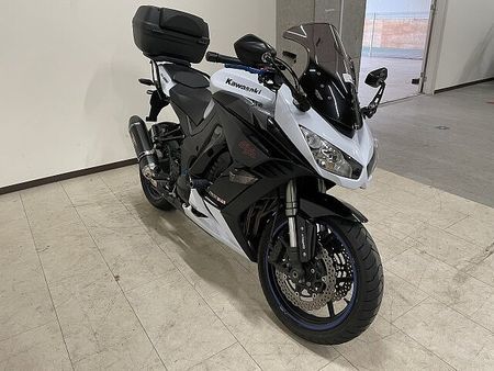 カワサキ ニンジャ 1000 (Z1000SX) 【マル得】NINJA 1000 2012年モデル ヨシムラマフラー/リアボックス/エンジン 4