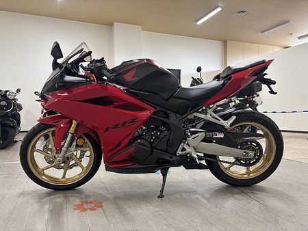 ホンダ CBR250RR (MC51) 【マル得】CBR250RR 2020年モデル アクラポビッチ製サイレンサー装備 3