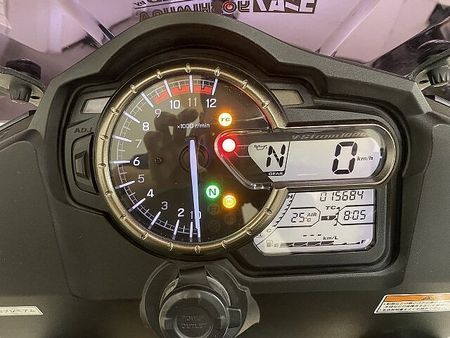 スズキ Vストローム1000 【マル得】V-Strom 1000 2014年モデル GIVI製パニア/リアボックス装備 11