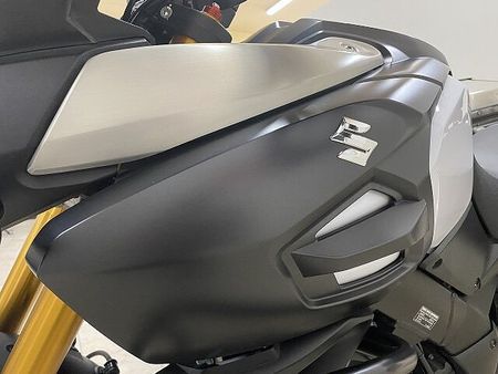 スズキ Vストローム1000 【マル得】V-Strom 1000 2014年モデル GIVI製パニア/リアボックス装備 17