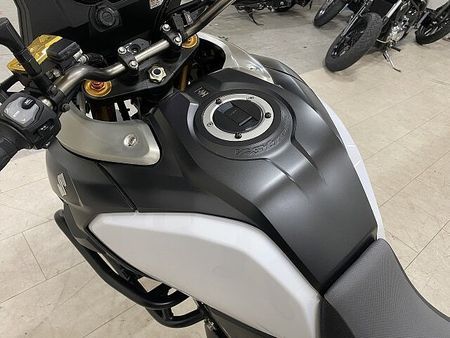 スズキ Vストローム1000 【マル得】V-Strom 1000 2014年モデル GIVI製パニア/リアボックス装備 19