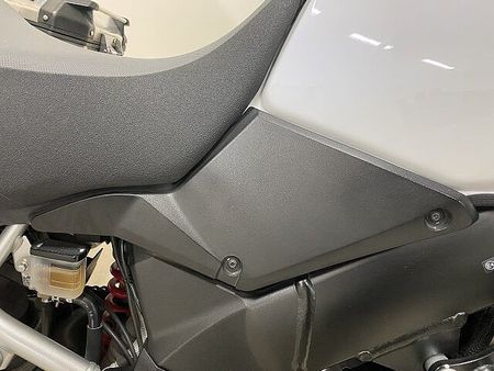 スズキ Vストローム1000 【マル得】V-Strom 1000 2014年モデル GIVI製パニア/リアボックス装備 20