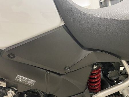 スズキ Vストローム1000 【マル得】V-Strom 1000 2014年モデル GIVI製パニア/リアボックス装備 21