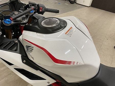 ホンダ CBR250RR (MC51) 【マル得】CBR250RR 2020年モデル マルチバー/スマホホルダー/USB装備 23