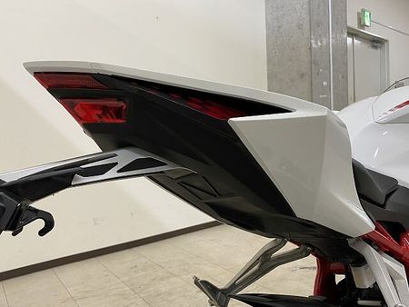 ホンダ CBR250RR (MC51) 【マル得】CBR250RR 2020年モデル マルチバー/スマホホルダー/USB装備 28