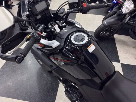 スズキ Vストローム250 Vストローム250【足つきも良く低速でも力強い☆】!! 25