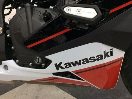 カワサキ ZX-25R NINJA ZX-25R SE【フルカウル4気筒・クイックシフター・USB電源】 25