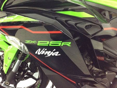 カワサキ ZX-25R NINJA ZX-25R SE【フルカウル4気筒・クイックシフター・USB電源】 40