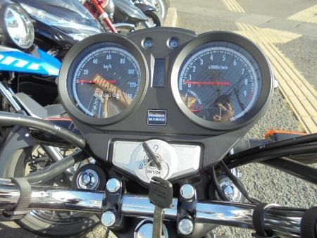 ホンダ CBF125 リアキャリア標準装備 4