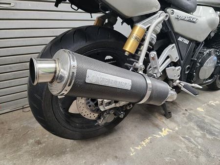 ヤマハ XJR1200 これぞオートバイ!という風格漂う空冷ビッグネイキッド! 3