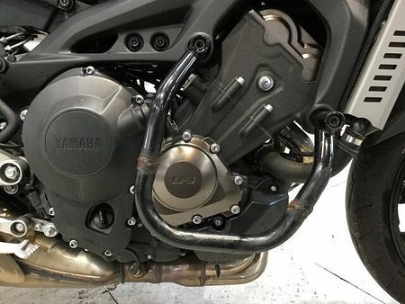 ヤマハ MT-09 【マル得車輛】MT-09 サイドバッグサポート エンジンガード 赤キー有り!! 16