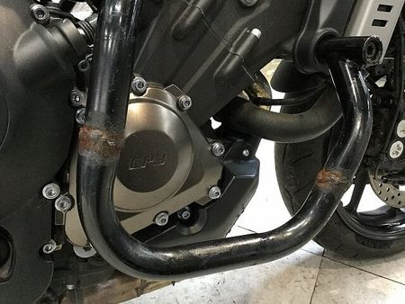 ヤマハ MT-09 【マル得車輛】MT-09 サイドバッグサポート エンジンガード 赤キー有り!! 17
