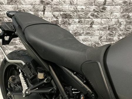 ヤマハ MT-09 【マル得車輛】MT-09 サイドバッグサポート エンジンガード 赤キー有り!! 18
