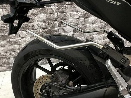 ヤマハ MT-09 【マル得車輛】MT-09 サイドバッグサポート エンジンガード 赤キー有り!! 23