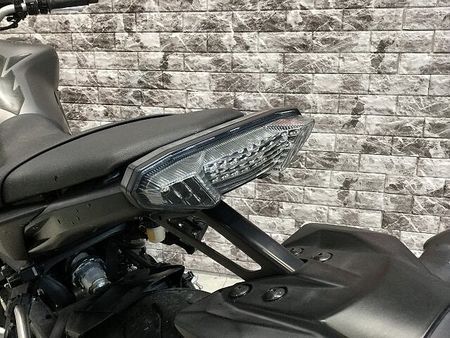ヤマハ MT-09 【マル得車輛】MT-09 サイドバッグサポート エンジンガード 赤キー有り!! 27
