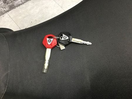 ヤマハ MT-09 【マル得車輛】MT-09 サイドバッグサポート エンジンガード 赤キー有り!! 4