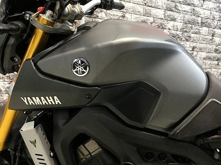 ヤマハ MT-09 【マル得車輛】MT-09 サイドバッグサポート エンジンガード 赤キー有り!! 32
