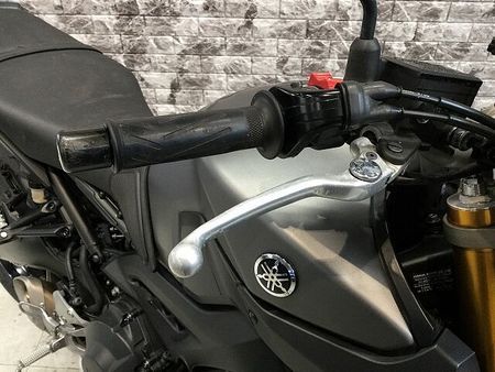 ヤマハ MT-09 【マル得車輛】MT-09 サイドバッグサポート エンジンガード 赤キー有り!! 8