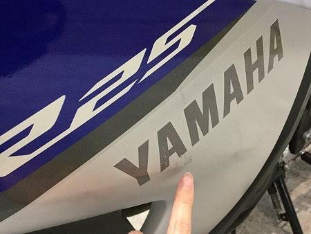 ヤマハ YZF-R25 YZF-R25 フェンダーレス スクリーン ヘルメットロック USB電源 マルチバー!! 24