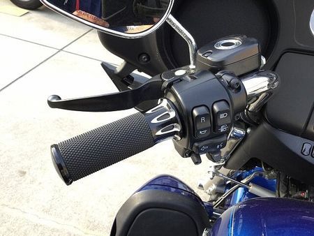 ハーレーダビッドソン FLHTCUTG TRIKE TRIGLIDE ULTRA トライグライドウルトラ マフラー グリップ タンクキャップ !! 26