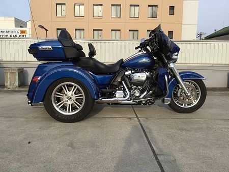 ハーレーダビッドソン FLHTCUTG TRIKE TRIGLIDE ULTRA トライグライドウルトラ マフラー グリップ タンクキャップ !! 9
