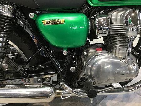 カワサキ W800 W800 レバー サイドバック マルチバー グラムバー ウインカー ビキニカウル マフラー 17