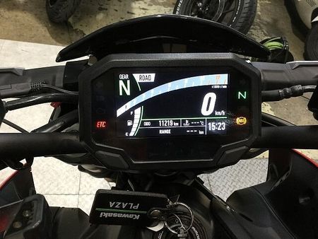 カワサキ Z900 Z900 Z50周年アニバーサリー ETC2.0標準装備 スペアキー 装飾パーツ エンジン 3