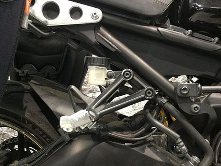 ヤマハ XSR900 XSR900 SP忠男マフラー USB電源 バイザー サイドバッグ フレームダンパー ハン 25