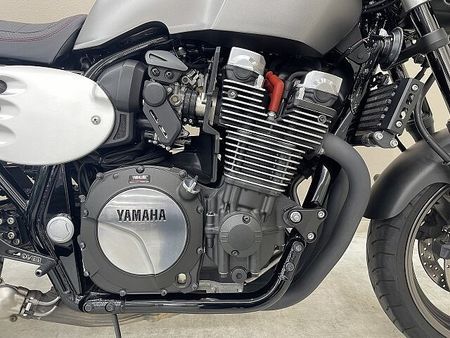 ヤマハ XJR1300C XJR1300C ACTIVEバーハンドル OVER製バックステップ POSHウィンカー 17