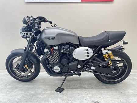 ヤマハ XJR1300C XJR1300C ACTIVEバーハンドル OVER製バックステップ POSHウィンカー 3