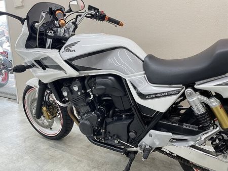 ホンダ CB400スーパーボルドール CB400スーパーボルドールRevo LEDライトバルブ カスタムハンドル USBポート 31