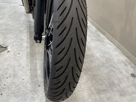 トライアンフ BONNEVILLE T100 ボンネビルT100 2023年モデル 左右バックサポート装備 13