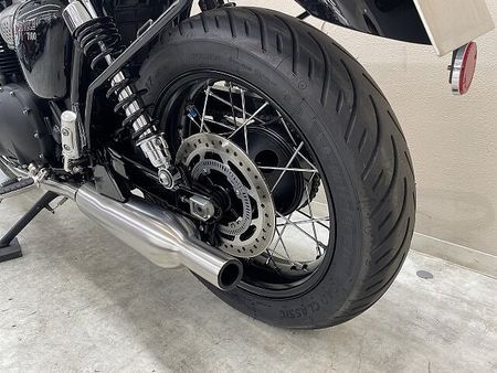 トライアンフ BONNEVILLE T100 ボンネビルT100 2023年モデル 左右バックサポート装備 26